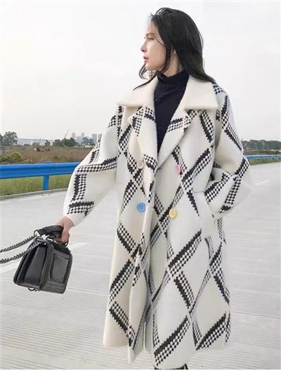 雜款女裝水貂絨外套款式貨源多多批發(fā)價16元一件，適合任何市場，掃一掃微信圖片二維碼