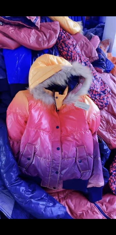6.8元一件清貨秋冬女裝，主要外套，呢子，棉衣，羽絨了，也可以可以單獨要棉衣羽絨服