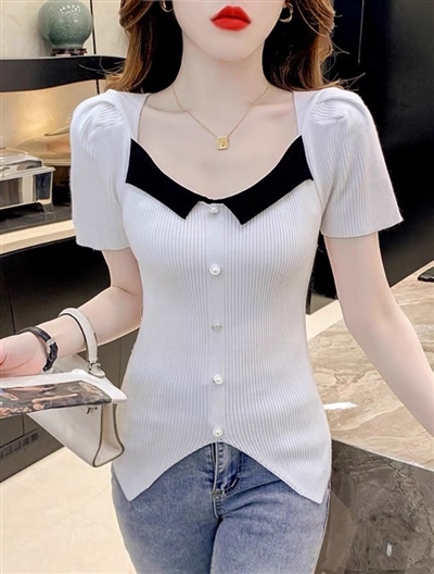 雜款女裝夏裝針織短袖款式貨源多多件批發(fā)價(jià)5元一件,可分貨,適合各大市場(chǎng).微信掃一掃圖片二維碼.