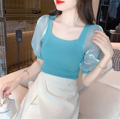 雜款女裝夏裝針織短袖款式貨源多多件批發(fā)價(jià)5元一件,可分貨,適合各大市場(chǎng).微信掃一掃圖片二維碼.