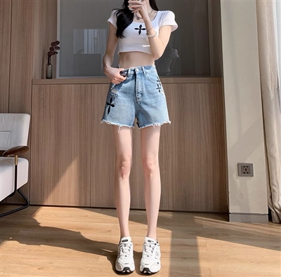 女裝雜款牛仔短褲量大從優(yōu)